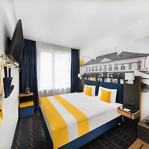 Hotel D8, Budapest